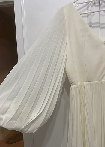 Beyaz Drapeli Uzun Kollu Bohem Nişan Elbisesi - Görsel 4