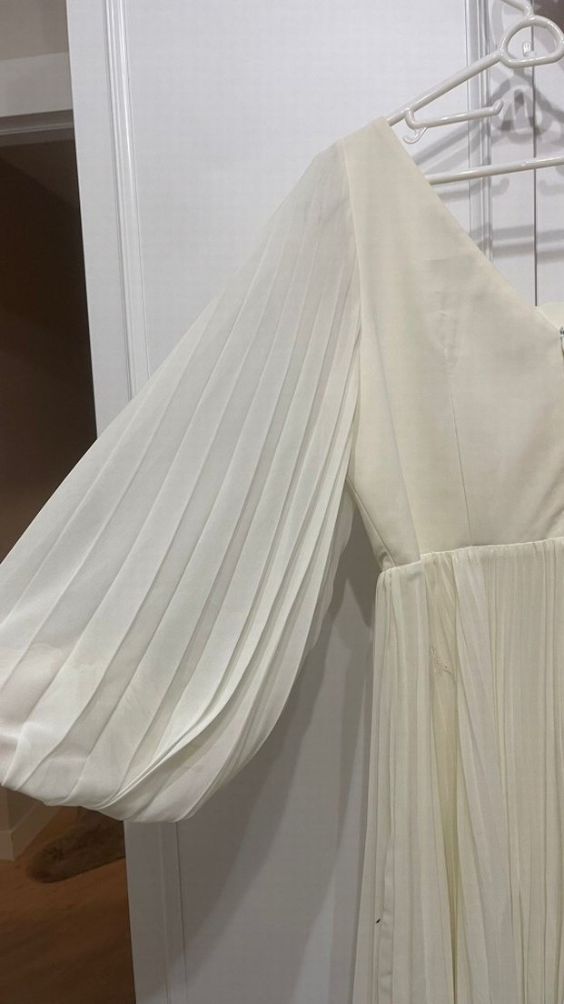 Beyaz Drapeli Uzun Kollu Bohem Nişan Elbisesi - Görsel 4