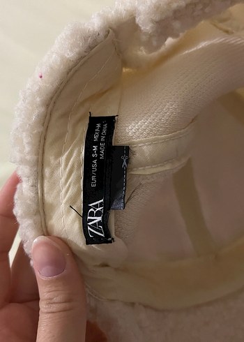 Zara Beyaz Kadın Peluş Şapka
