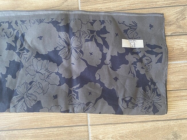 Fresh scarfs eşarp
