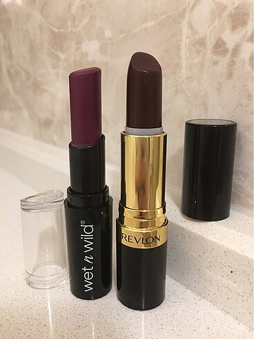 Revlon Super Lustrous Ruj: Black Cherry (Ruj Hediyeli!)