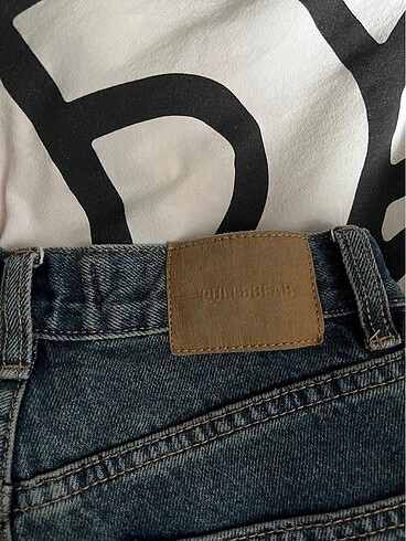 32 Beden mavi Renk pull and bear yüksek bel mom fit jean