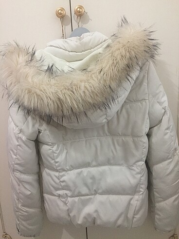 Bershka m beden beyaz kapüşonlu mont