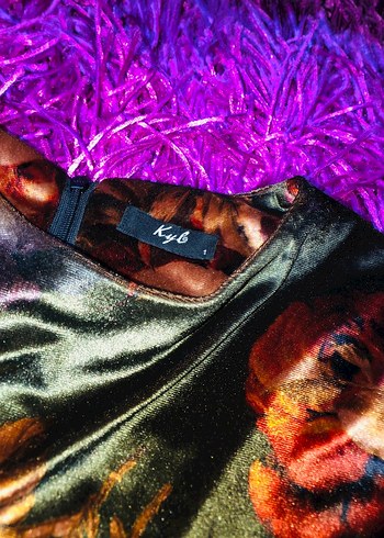 Uzun Kollu Mor Desenli Gotik Kadın Elbise - Görsel 5