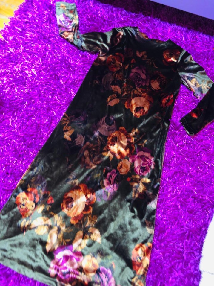 Uzun Kollu Mor Desenli Gotik Kadın Elbise - Görsel 4