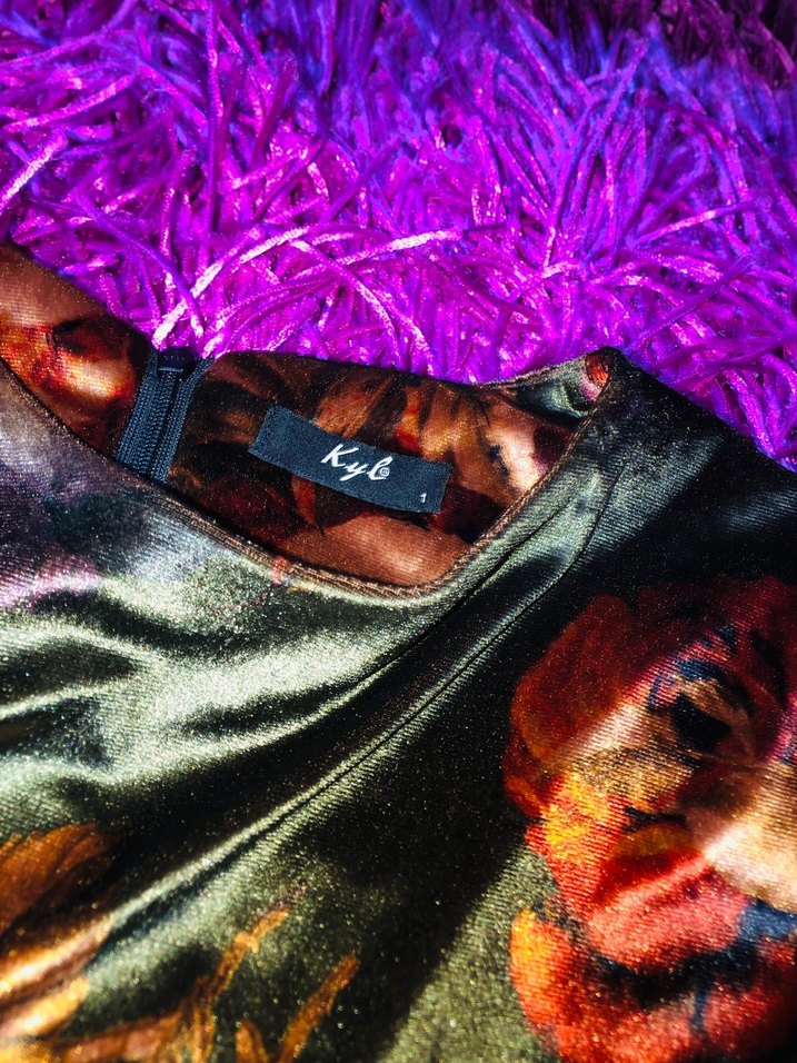 Uzun Kollu Mor Desenli Gotik Kadın Elbise - Görsel 5