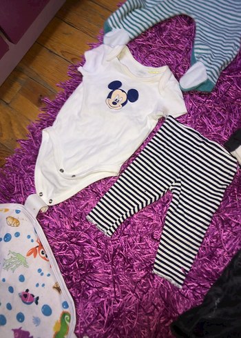 Renkli Desenli Bebek Uyku Kıyafetleri ve Aksesuarları - Görsel 3