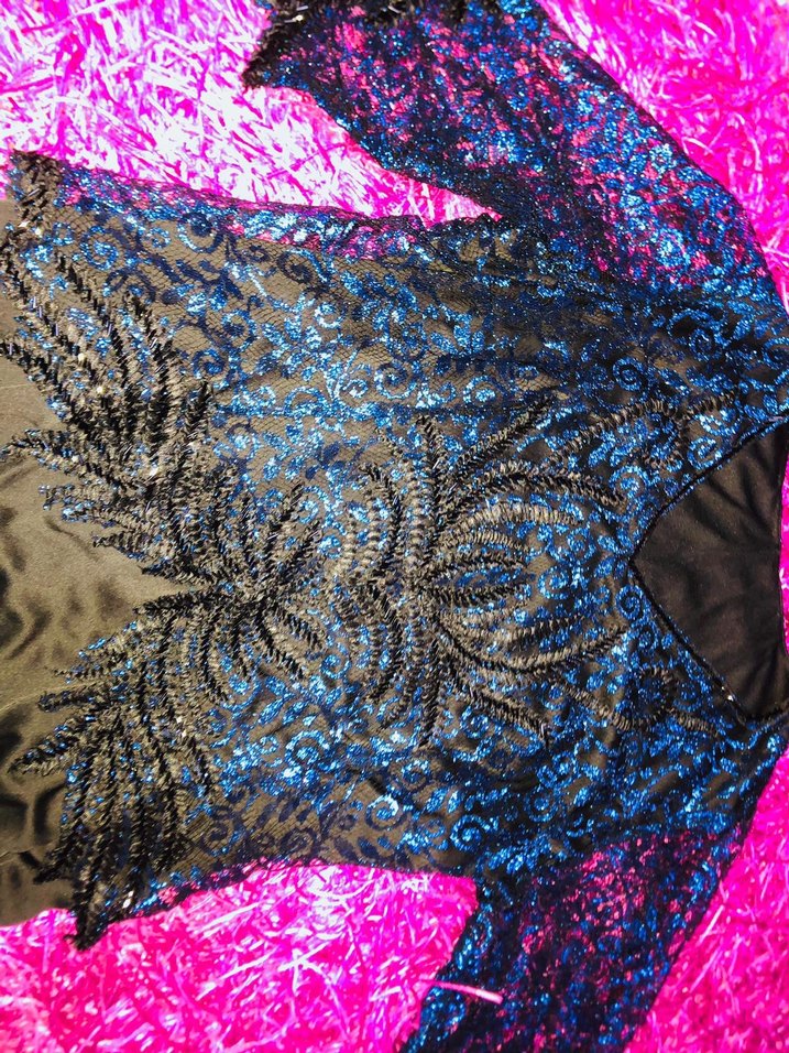 Uzun Kollu V Yaka Gotik Kadın Elbise - Görsel 4