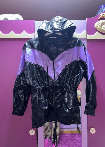 Mor Bağcıklı Kapüşonlu Yağmurluk - Görsel 7