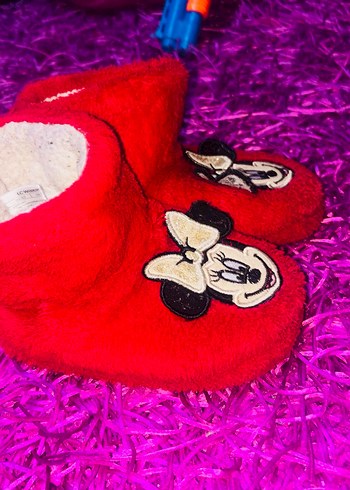 Kız Çocukları İçin Kırmızı Nakışlı Sıcak Ev Terliği - Görsel 2