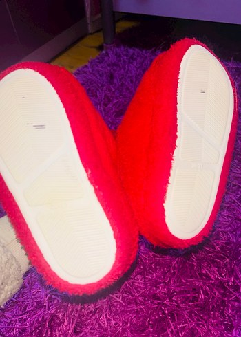 Kız Çocukları İçin Kırmızı Nakışlı Sıcak Ev Terliği - Görsel 6