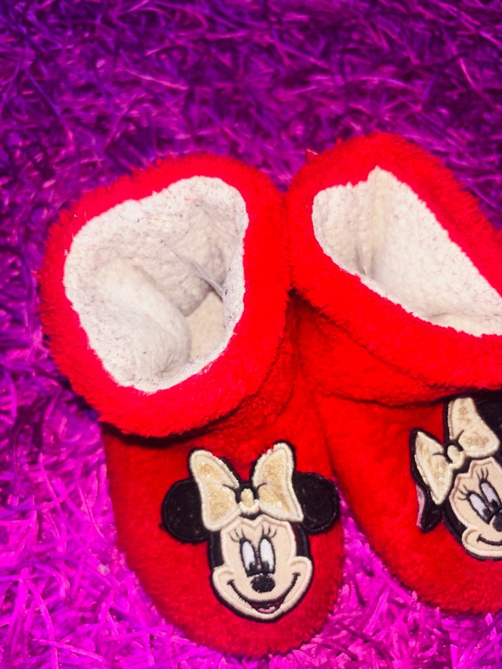 Kız Çocukları İçin Kırmızı Nakışlı Sıcak Ev Terliği - Görsel 3