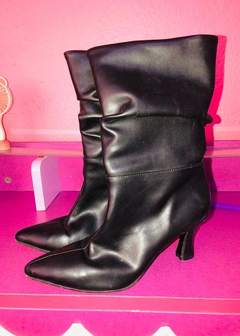 Siyah Pilili Deri Stiletto Kadın Bot
