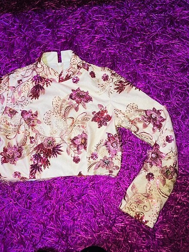 s Beden Taşlı Crop Bluz