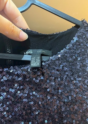 Mango Siyah Parlak Pul İşlemeli Üst - Görsel 2