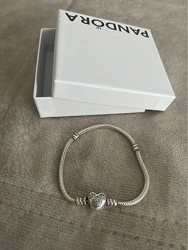 Pandora pandora