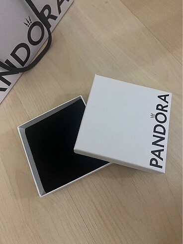 Pandora Pandora kutu ve poşet