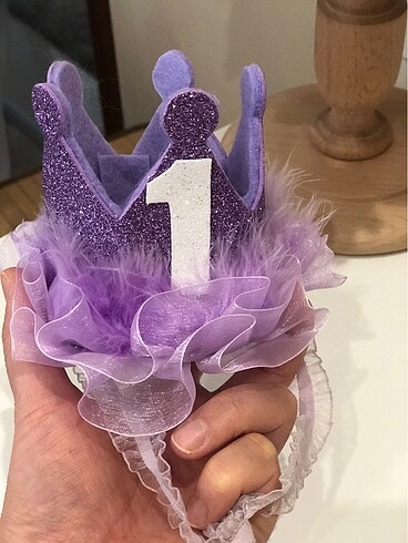 Diğer 1 yaş tacı