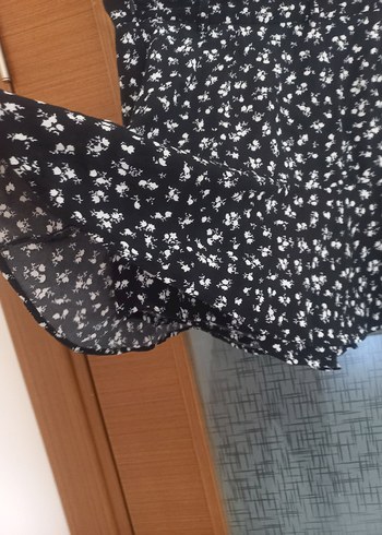 s Beden Siyah Beyaz Desenli Volanlı şortlu Mini Etek