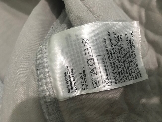 6-9 Ay Beden H&M marka hırka önü çıtçıtlı