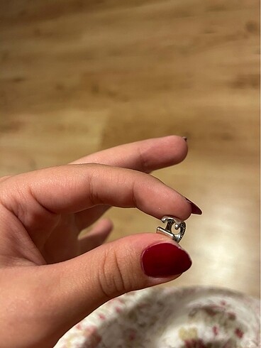 Beden pandora charm