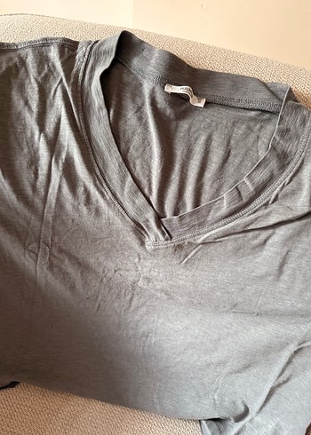 Pull&Bear V Yaka Gri Kadın Tişört