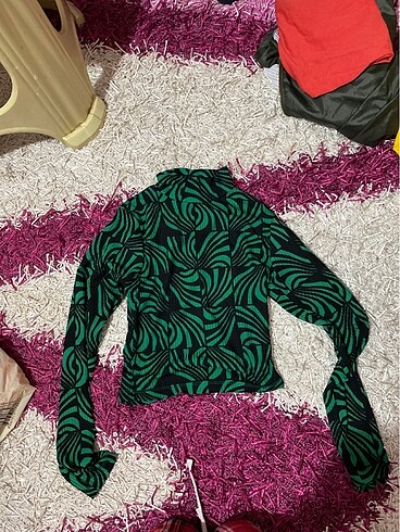 desenli boyunlu crop