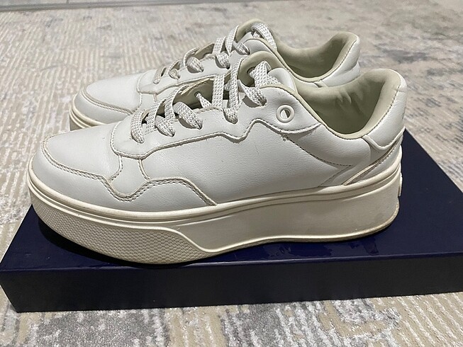 36 Beden Beyaz bershka spor ayakkabı
