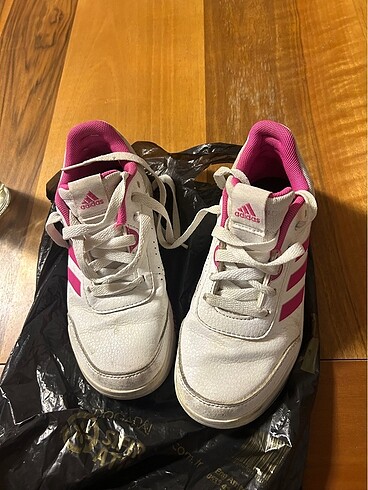 Adidas spor ayakkabı