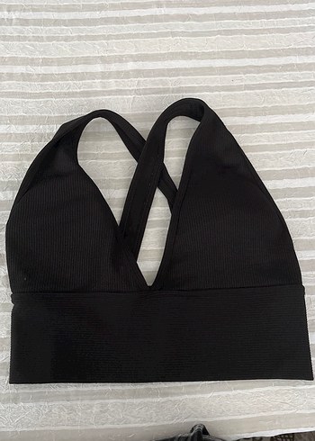 Siyah V Yakalı Elastik Spor Büstiyer
