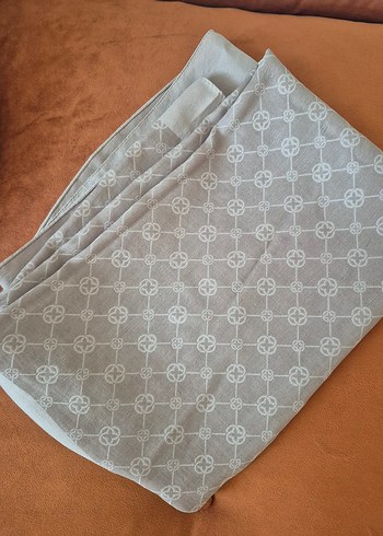 Beden gri Renk Aker Monogram Eşarp Etiketli