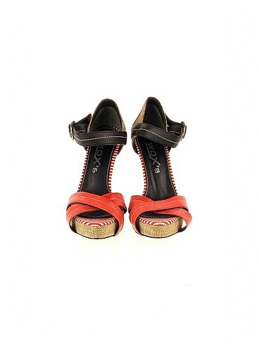 37 Beden Diğer Stiletto %70 İndirimli.