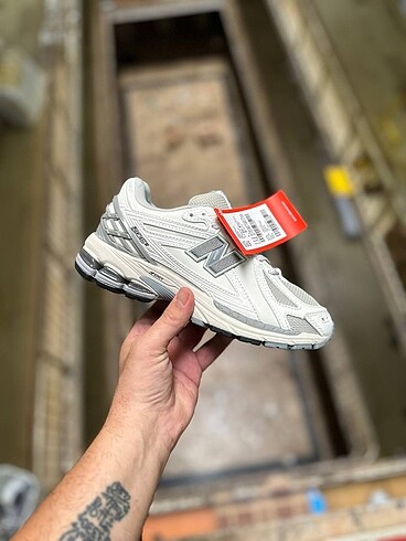 New Balance 1906 R
