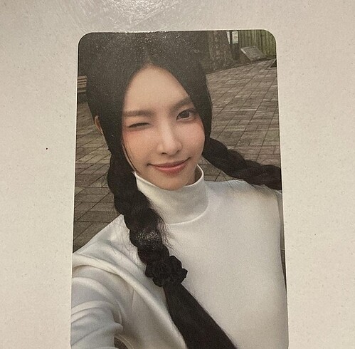 illit yunah photocard pc