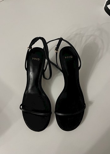 MNG Siyah Minimalist Stiletto Topuklu