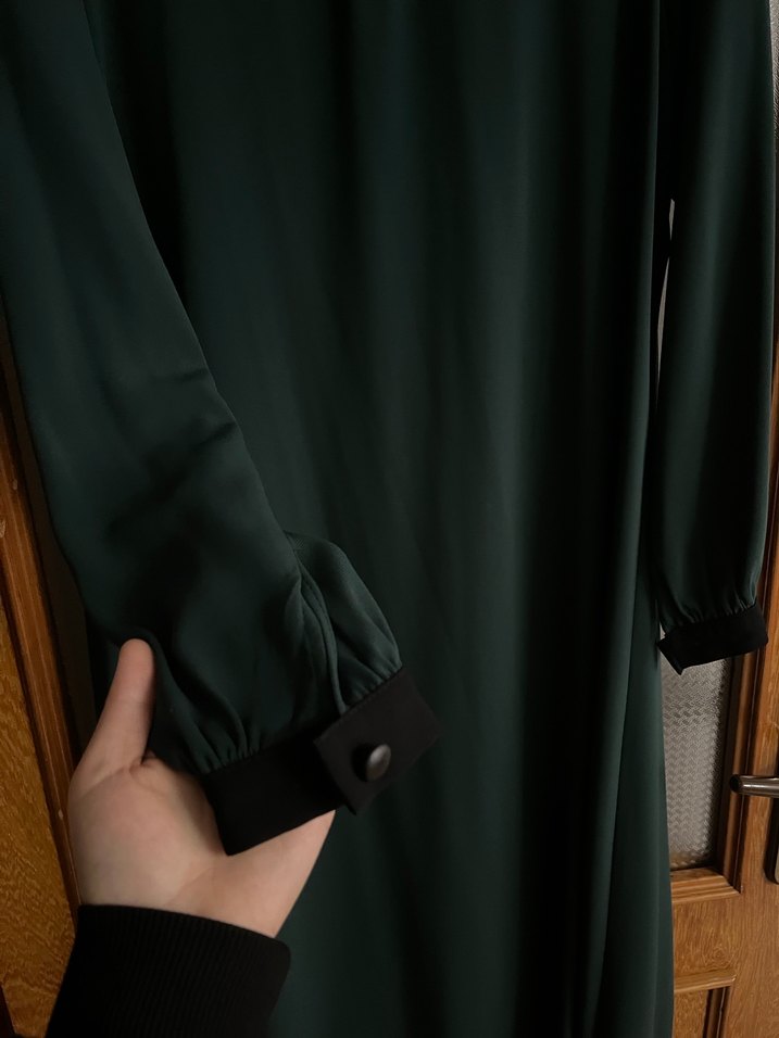 Uzun Kollu Koyu Yeşil Salaş Elbise - Görsel 3