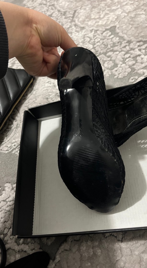 Dantel Detaylı Siyah Yılan Desenli Topuklu Ayakkabı - Görsel 4