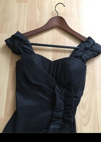 Abiye Siyah V Yaka Fırfırlı Uzun Gotik Abiye