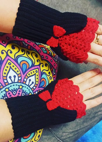 Vintage eldiven
Renkli Fiyonk Detaylı Örgü Kadın Eldiven - Görsel 3