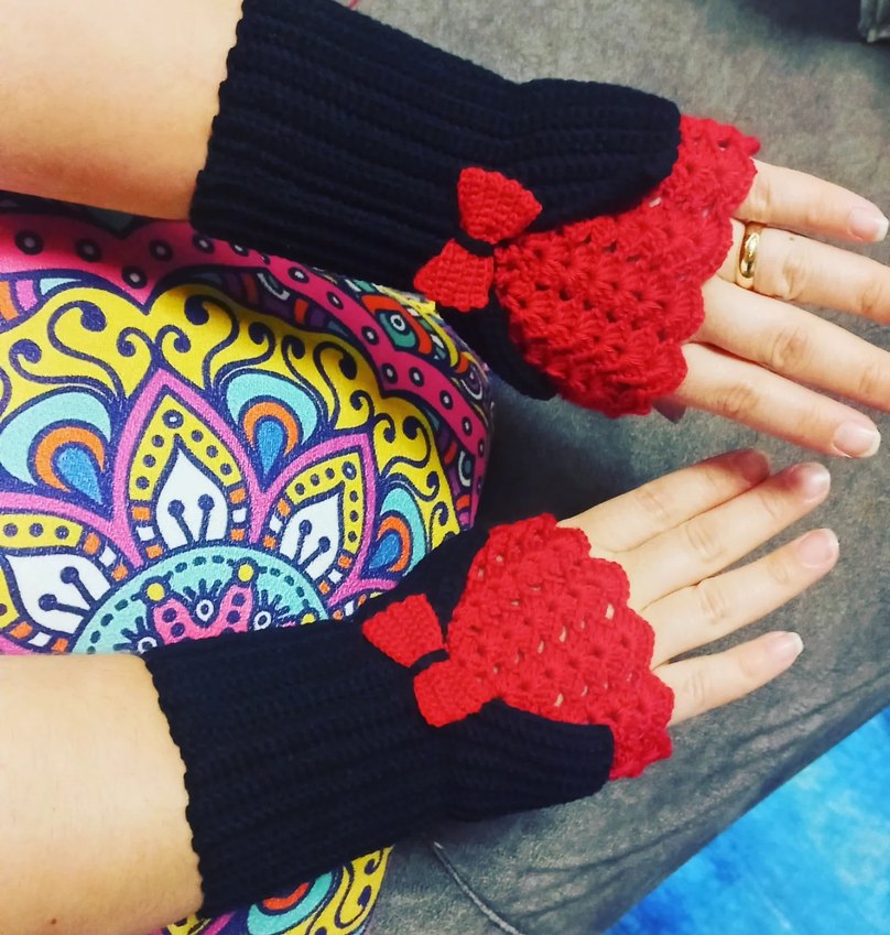 Vintage eldiven
Renkli Fiyonk Detaylı Örgü Kadın Eldiven - Görsel 3