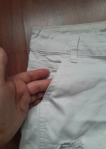 Bej Düğmeli Kadın Mini Şort - Görsel 3