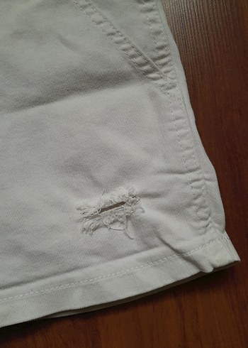 Bej Düğmeli Kadın Mini Şort - Görsel 4