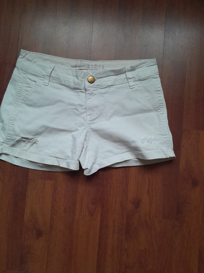 Bej Düğmeli Kadın Mini Şort - Görsel 2