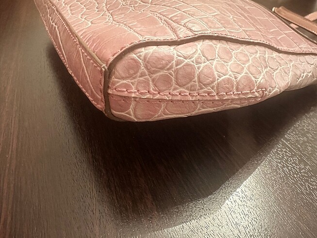  Beden Guess Pembe Çapraz Çanta