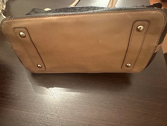 Guess Guess Siyah Kol Çantası