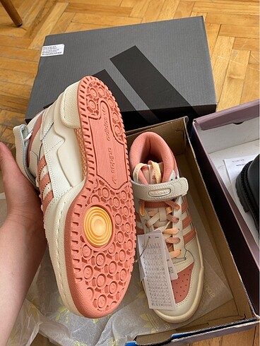 37 Beden ADİDAS FORUM MID (IF2670)