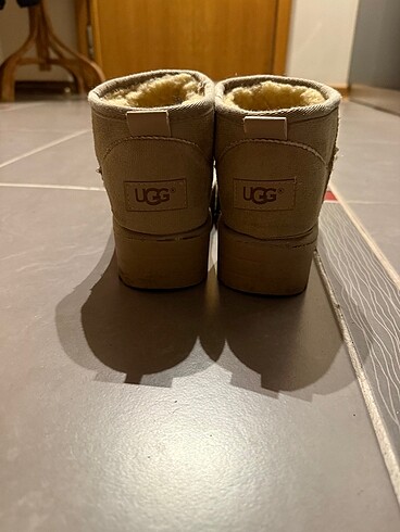 37 Beden Ugg kısa bot