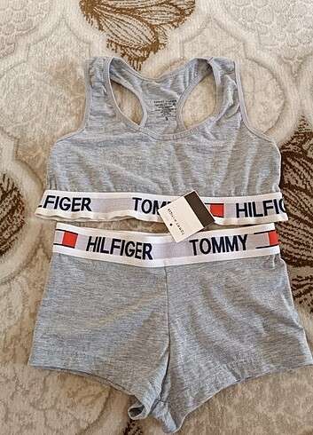 Tommy Hilfiger Kadın Spor Sütyeni Takımı 