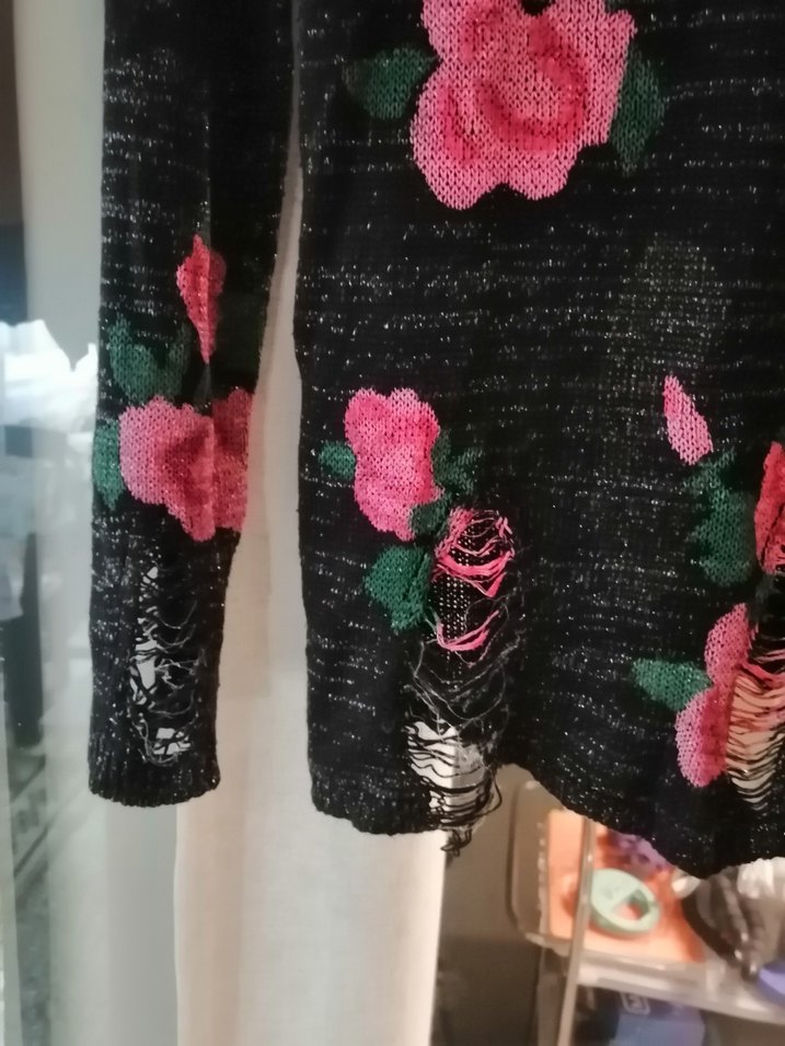 Pembe Çiçek Desenli Delikli Triko Kazak - Görsel 3