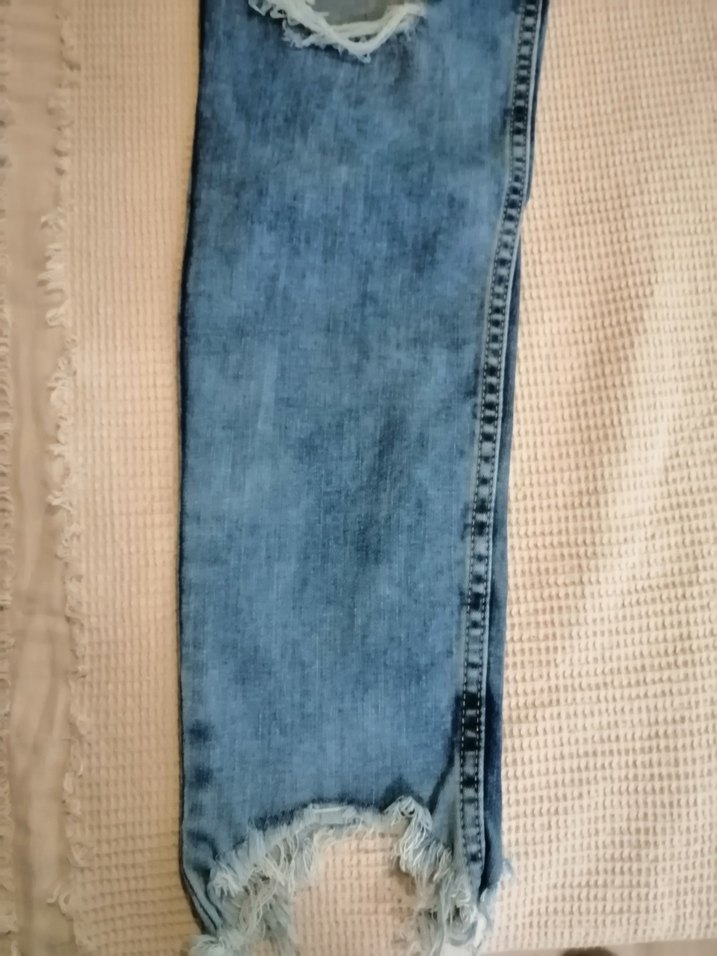 Kadın Mavi Yırtık Kot Pantolon - Görsel 3